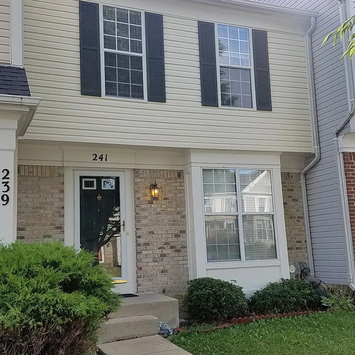 241 Kirbys Landing Ct — Photo 1