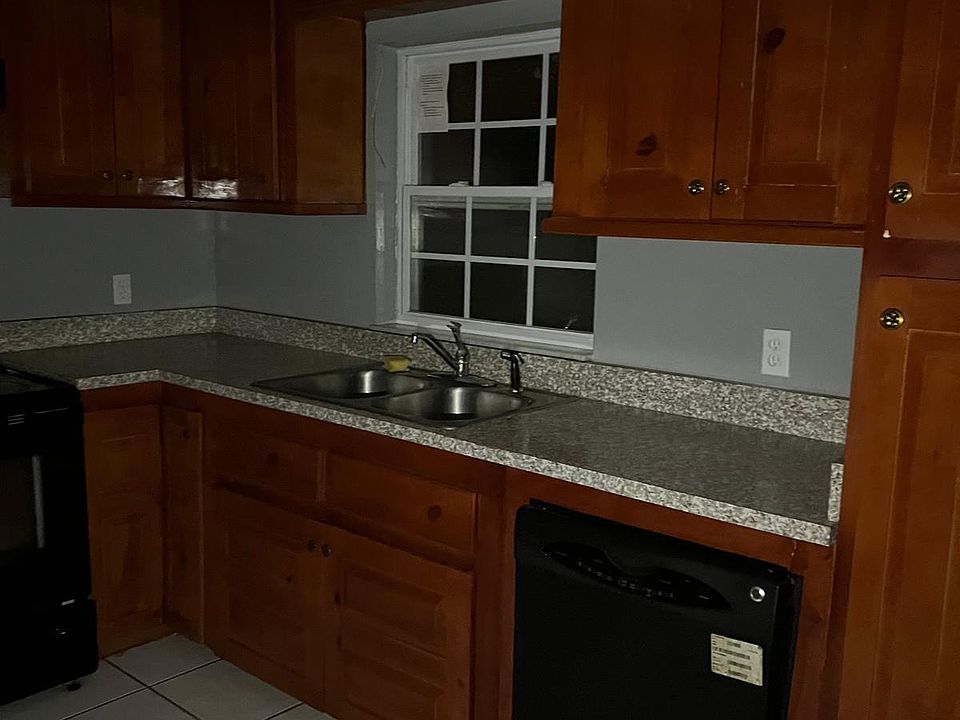 1st image of 330 Tulane Cir
