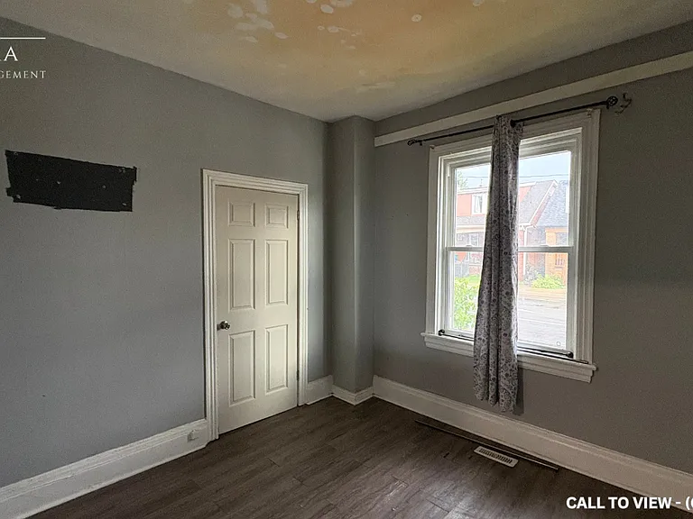 1083 Cannon St E — Photo 5