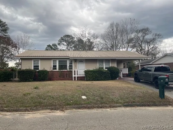 108 Stewart St, Andalusia, AL 36420