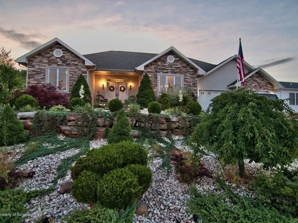 1217 Breaker Creek Rd, Dickson City, PA 18519