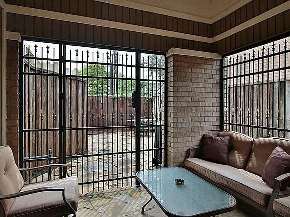 3rd image of 1920 Augusta Dr Unit 11