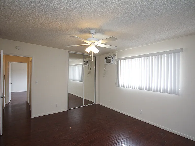 3010 Montrose Ave #28 — Photo 17