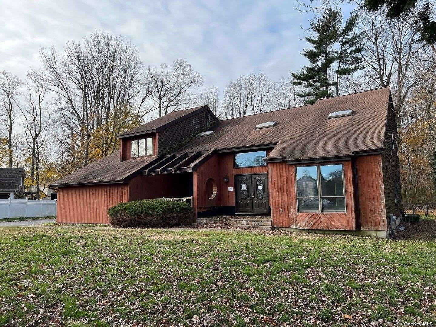3 Court, Hauppauge, NY 11788 Zillow