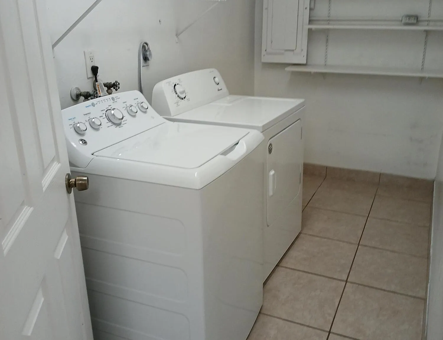 3 bed, 2.0 bath, 1352 sqft, $2,500 — Photo 4