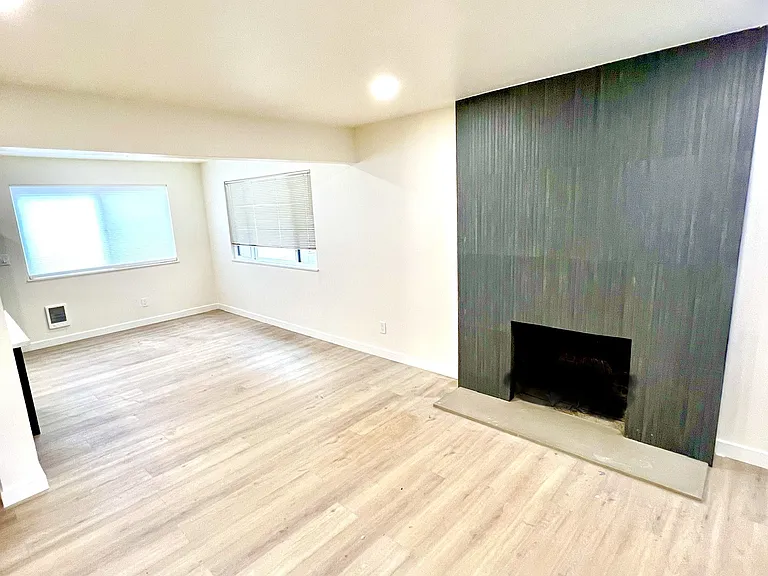 1111 NW 56th St #7 — Photo 9