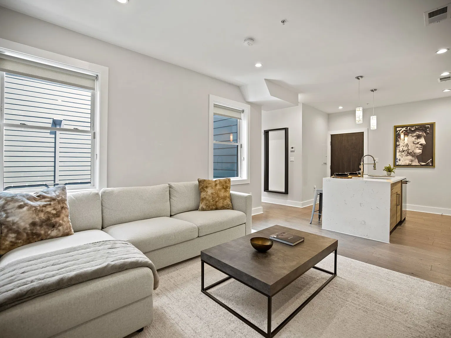 1 bed, 655 sqft, $2,350 — Photo 4