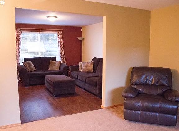 3rd image of 2812 NE 126th Ct