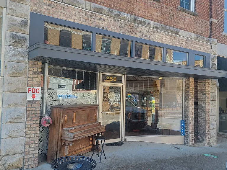 286 E Main St #A — Photo 5