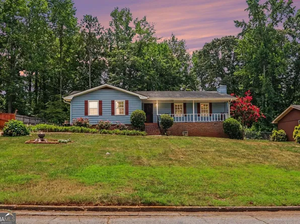 5385 Rockmoor Dr, Stone Mountain, GA 30088