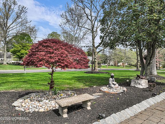 5th image of 24 Laurelwood Drive