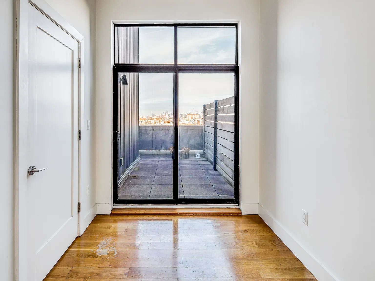 1680 Madison Street — Photo 4