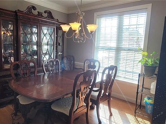 3rd image of 6711 Centerville Ct