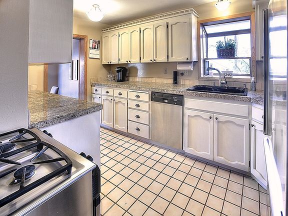 4th image of 2901 N 22nd St