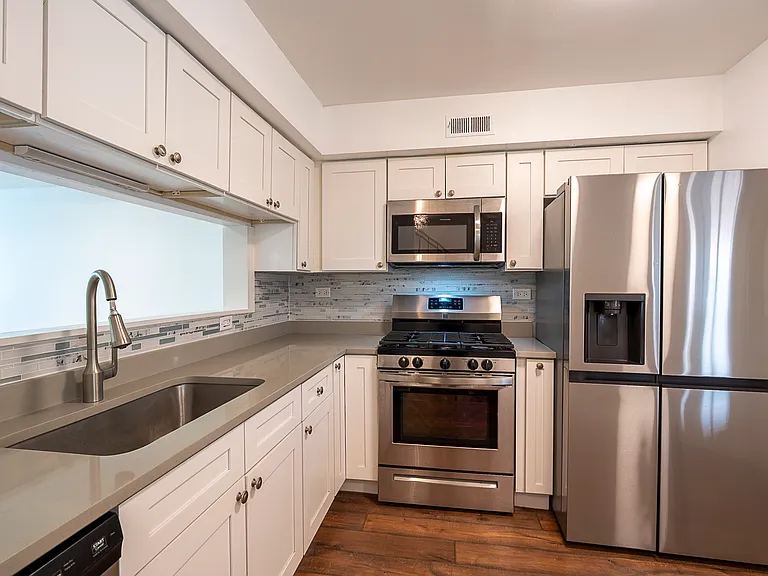 514 E Windgate Ct — Photo 4