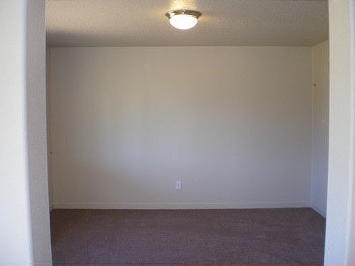 5th image of 8618 NE 65th Cir