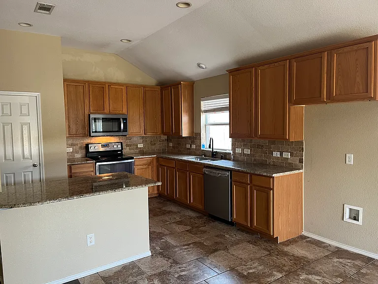 4409 Padre Ct — Photo 8