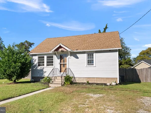 15 E Greenwood Ave, Villas, NJ 08251