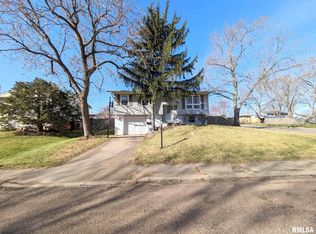 6345 N Devonshire Dr, Peoria, IL