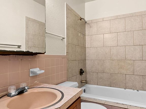 2nd image of 1905 Elkins Ave #1905