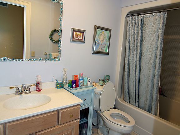 4th image of 16 Buena Vista Dr