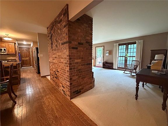 5th image of 2106 Oaklawn Dr