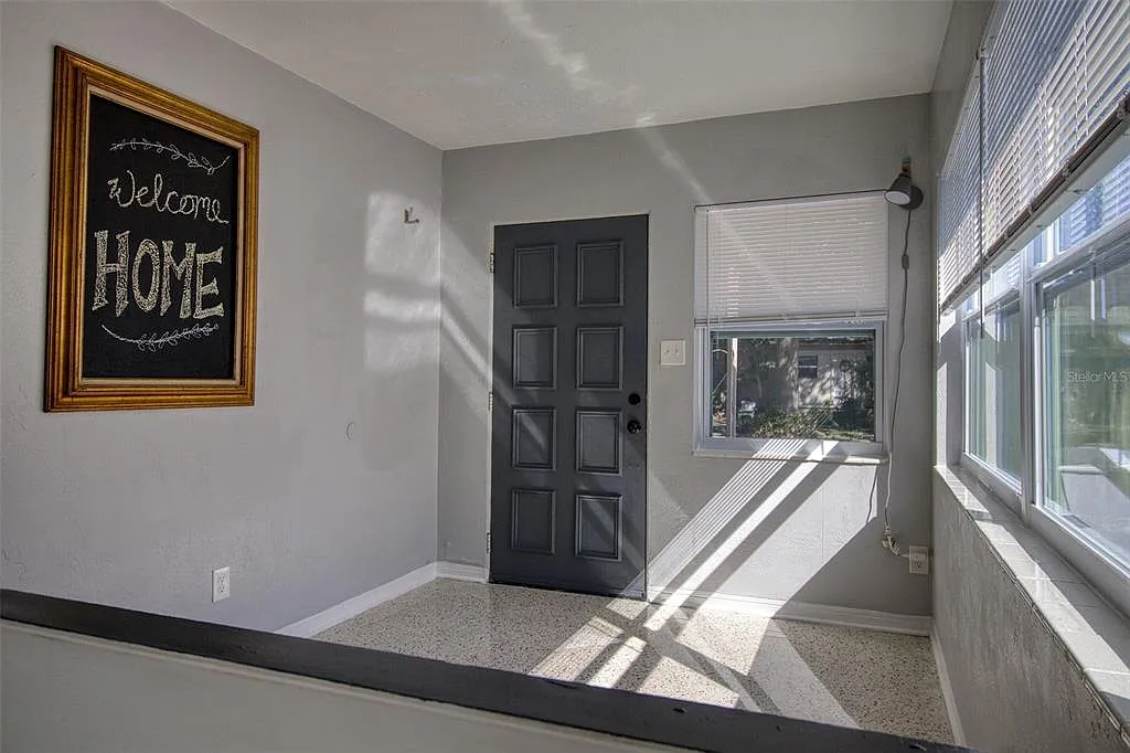 2 bed, 2.0 bath, 896 sqft, $1,850 — Photo 3