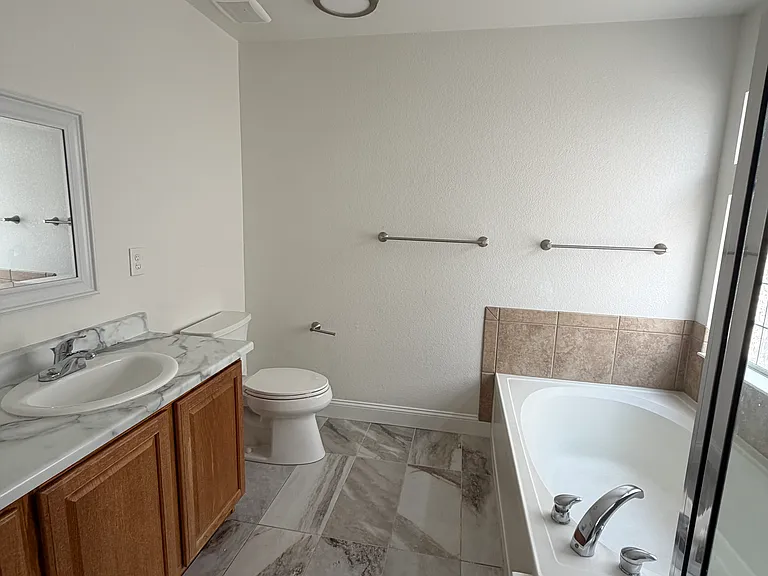 19037 E 51st Pl — Photo 6
