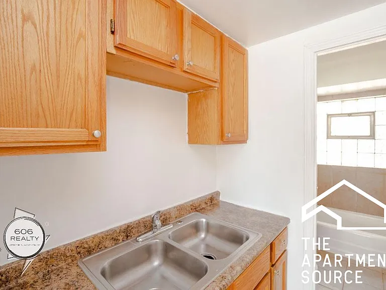 3443 S Central Ave #5 — Photo 2