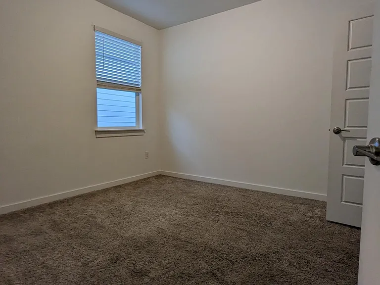 13804 Clerk St — Photo 15