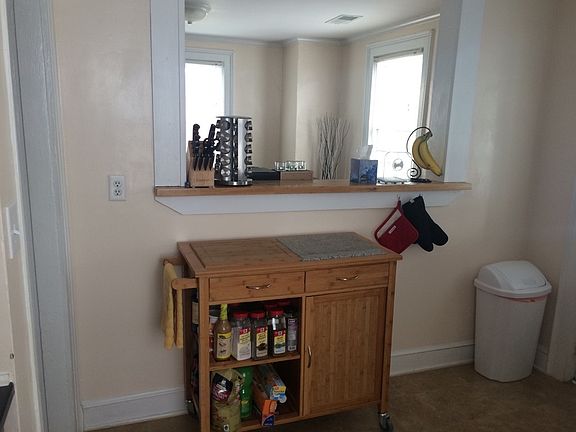 Kitchen to living room