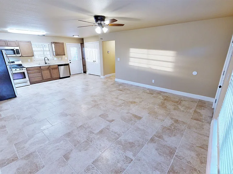 806 Brook Dr — Photo 5