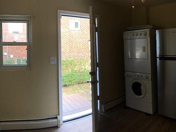 5th image of 312 S Wayne St APT 1