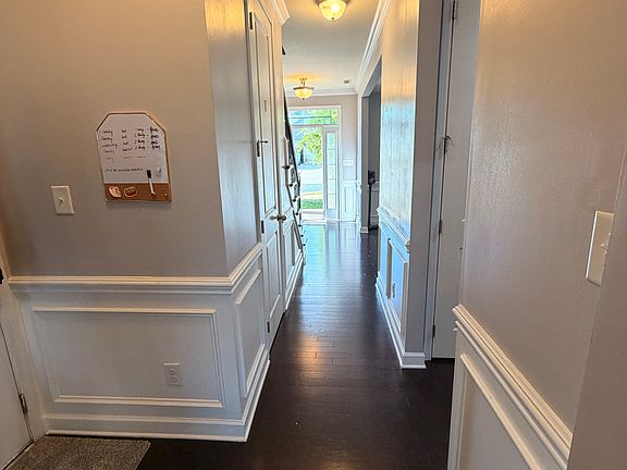4th image of 103 Farmers Folly Dr