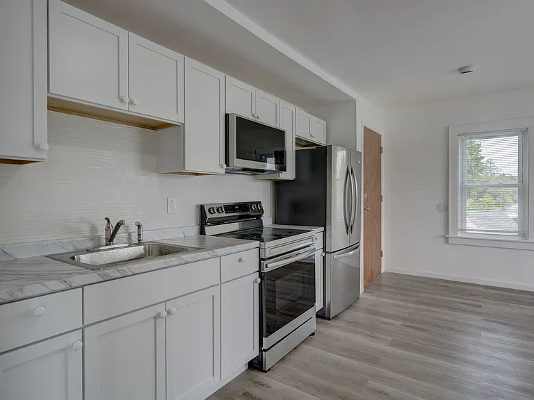 41 E High St #31 — Photo 3