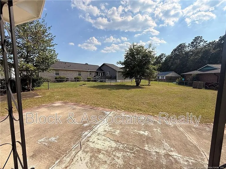 4805 Fellows Ct — Photo 18