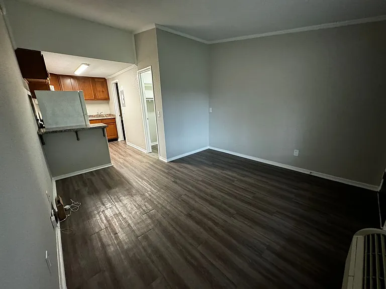 Poplar Ridge Apartments — Photo 37