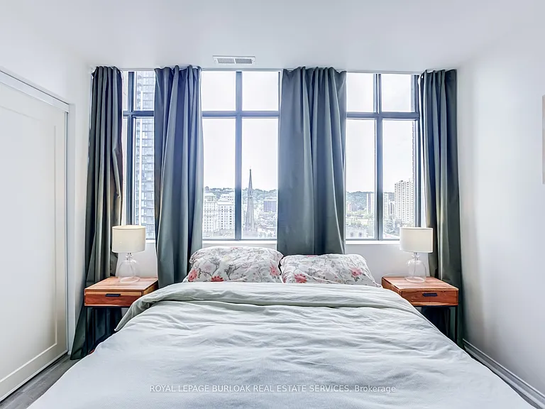 36 James St S #1403 — Photo 28