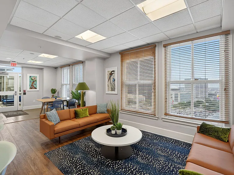 Hibernia Tower Apartments — Photo 36