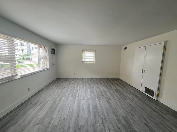 5th image of 444 Stanley Ave APT 1