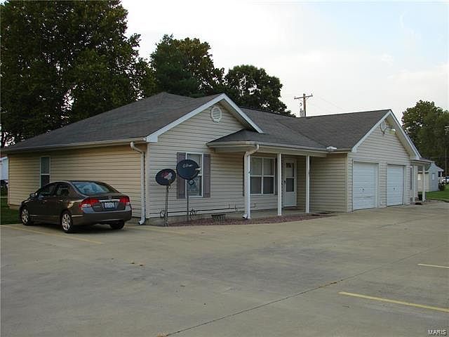 1st image of 106 S Elder St