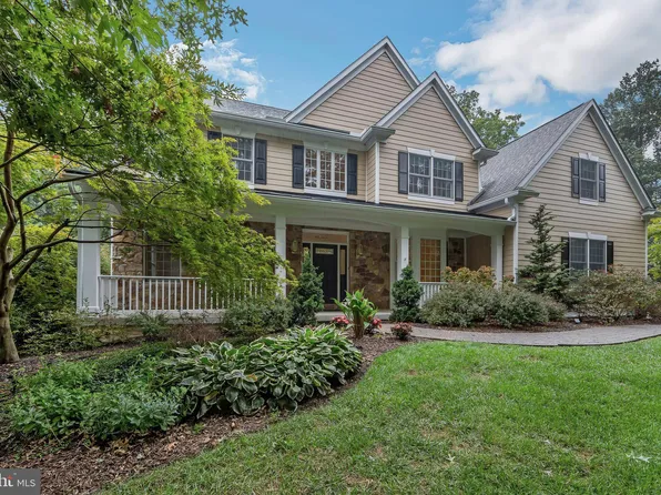 106 Saint Andrews Dr, Avondale, PA 19311