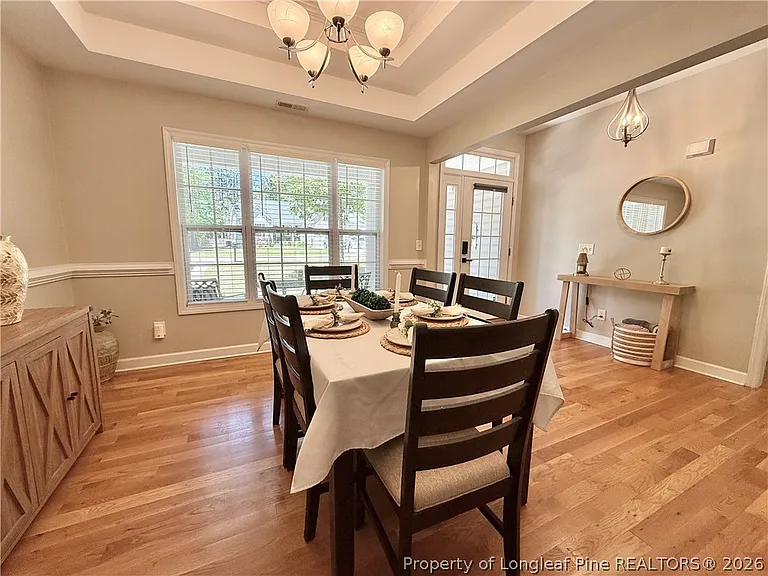 275 Maplewood Dr — Photo 4