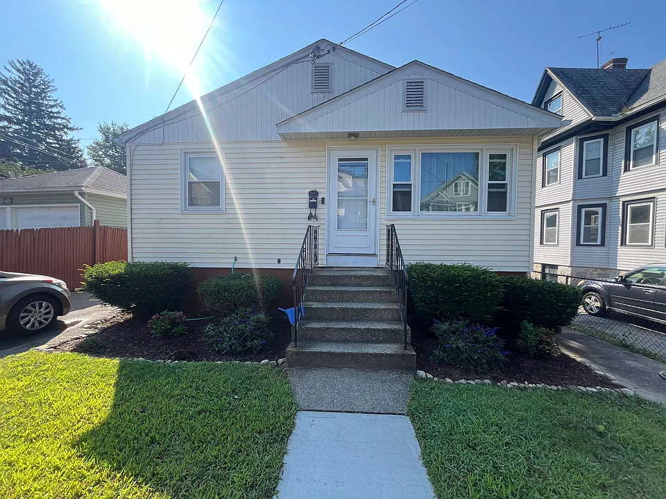 12 Pleasant St
