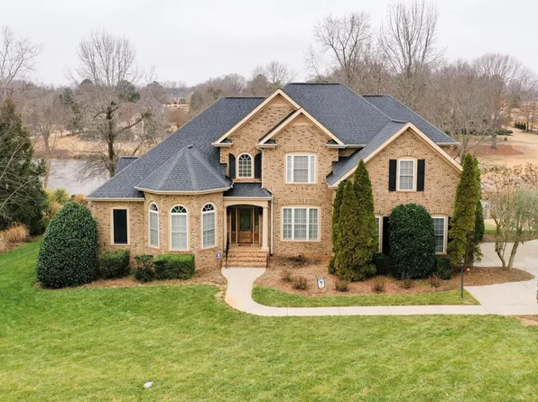 404 Crepe Myrtle Dr, Greer, SC 29651