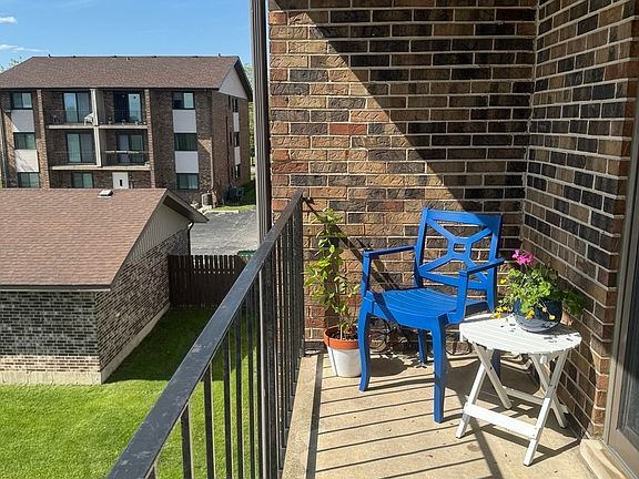3rd image of 15339 West Ave APT 3A