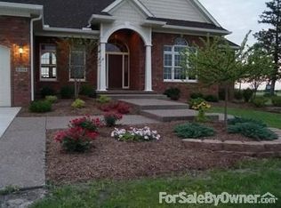 6704 Double Eagle Dr, Davenport, IA 52804