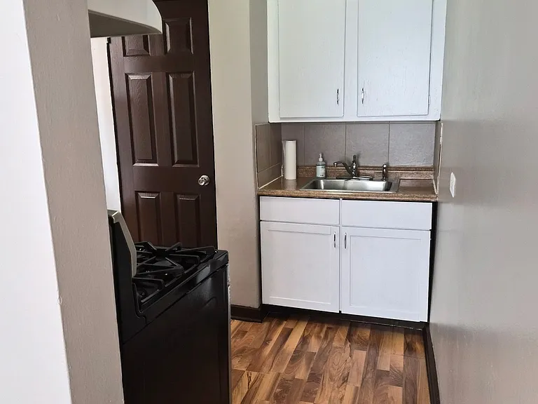 3635 W Montrose Ave #1R — Photo 5