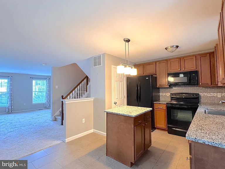 354 N Barrington Ct — Photo 12
