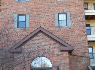 631 Hapsfield Ln UNIT 102, Buffalo Grove, IL